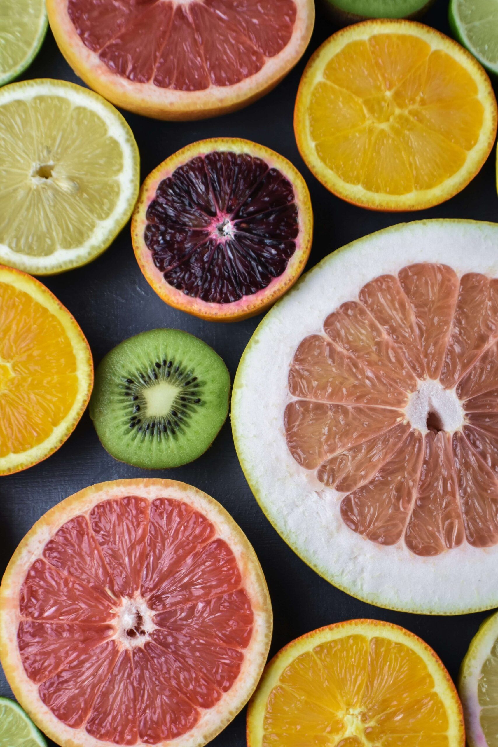 Oranges, grapefruit & more citrus fruit displayed. If you want to learn more about the signs of disordered eating, read our blog by our registered dietitians in Raleigh, NC. Call today to get started.